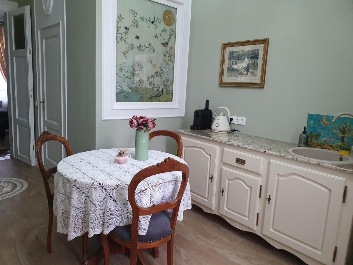 Elisabeth Apartment Орадя Екстер'єр фото