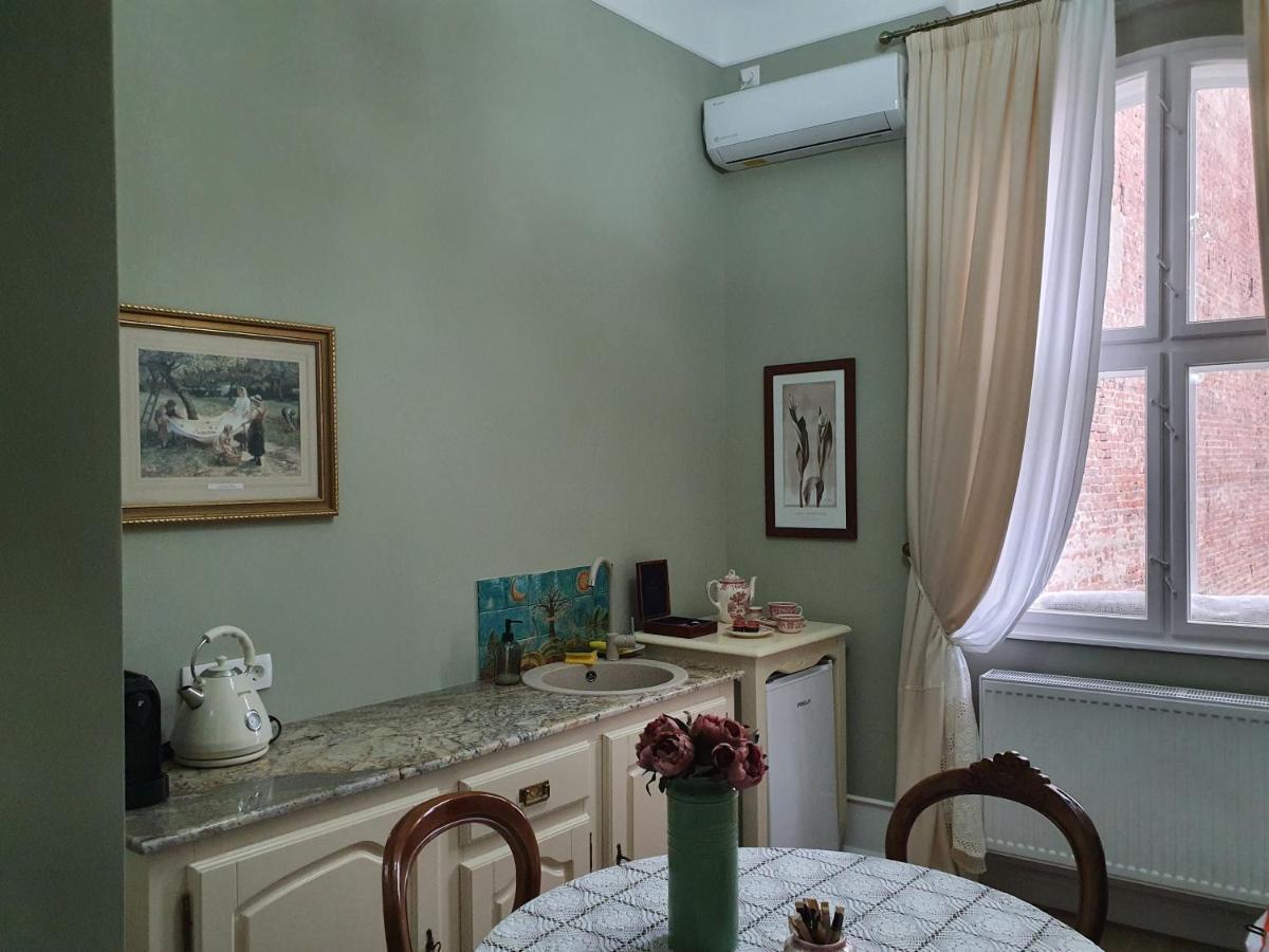 Elisabeth Apartment Орадя Екстер'єр фото
