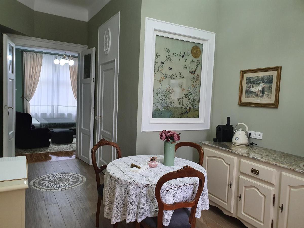 Elisabeth Apartment Орадя Екстер'єр фото