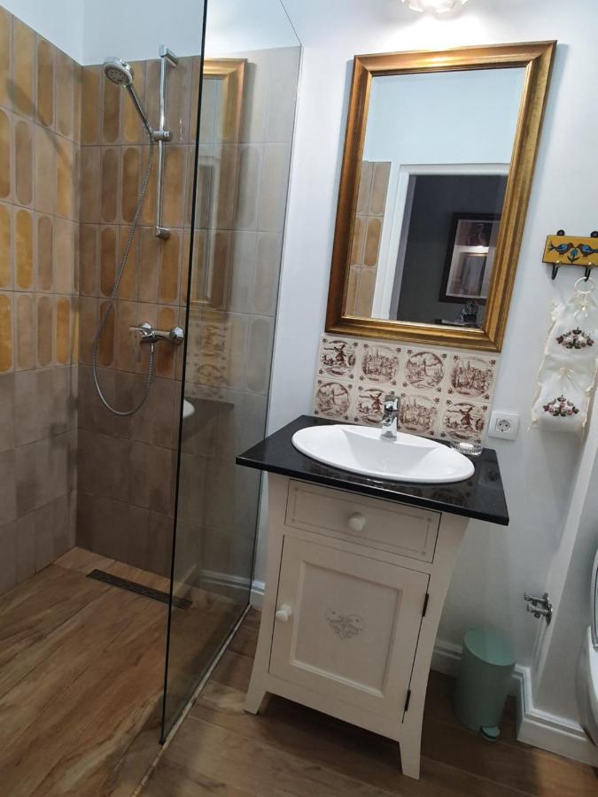 Elisabeth Apartment Орадя Екстер'єр фото